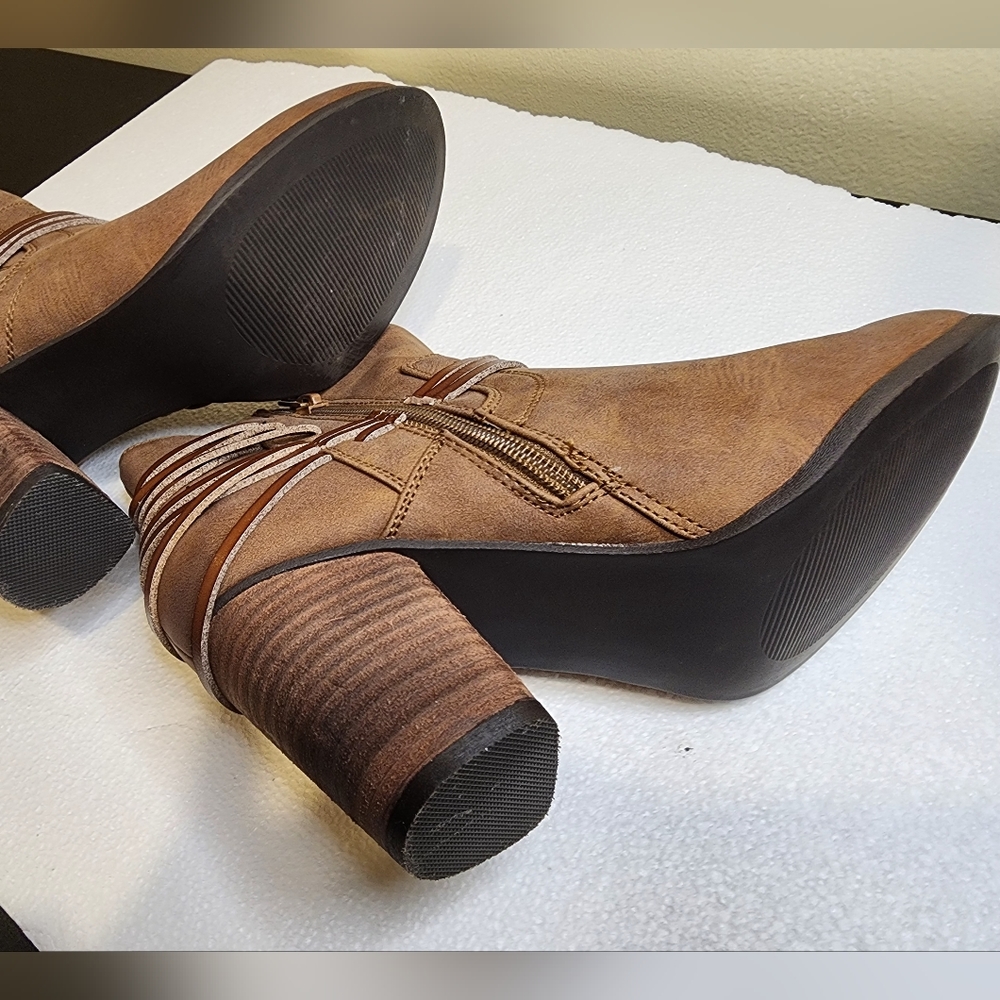 Booties - Picture 4 of 6